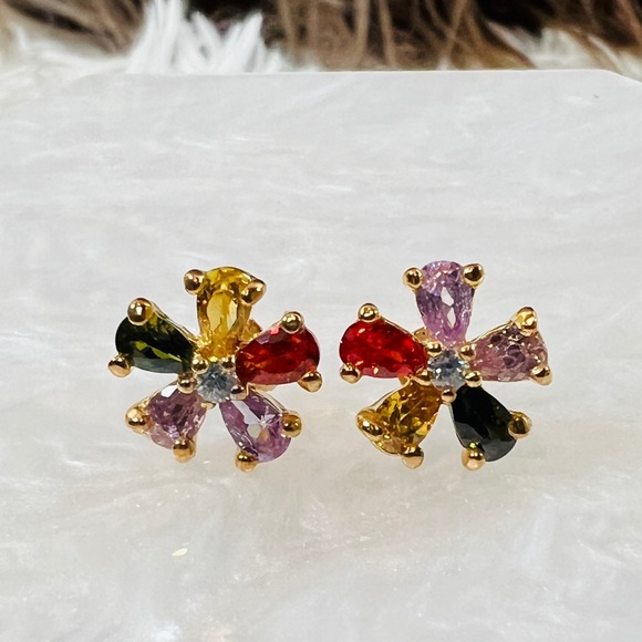 Beautiful goldtone, flower, multicolor bling costume pierced earrings - Picture 6 of 7